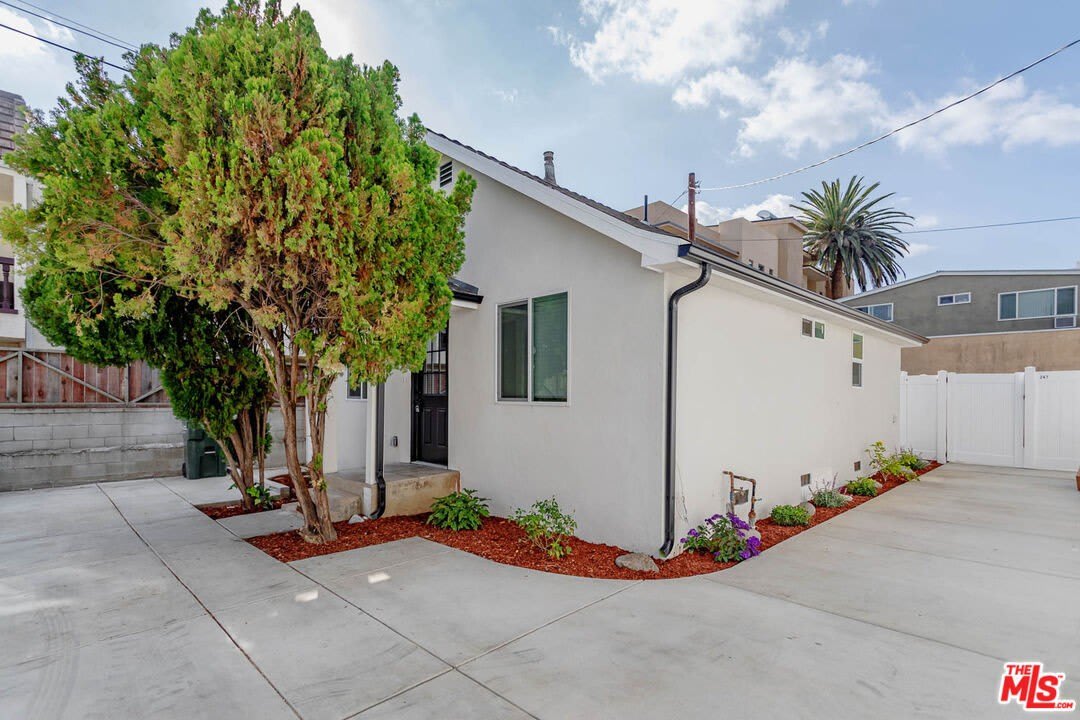 253 S Catalina Ave – photo 2