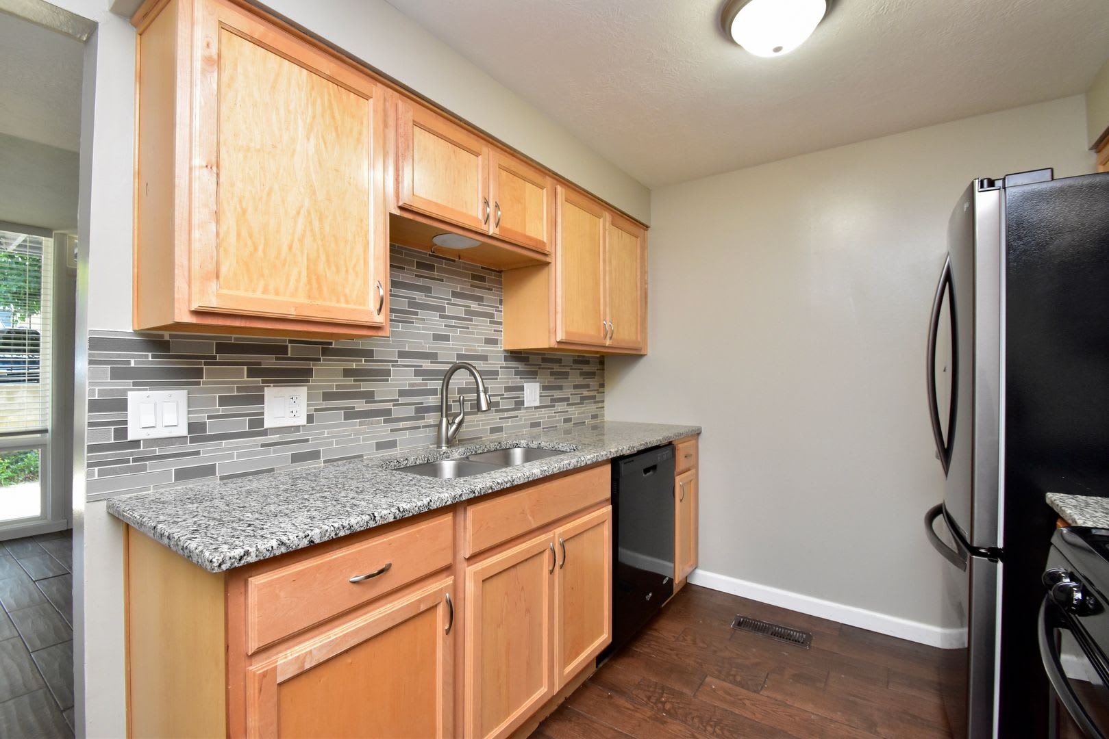 Cute 2 Bed 1 Bath Condo in Bountiful!! – photo 3