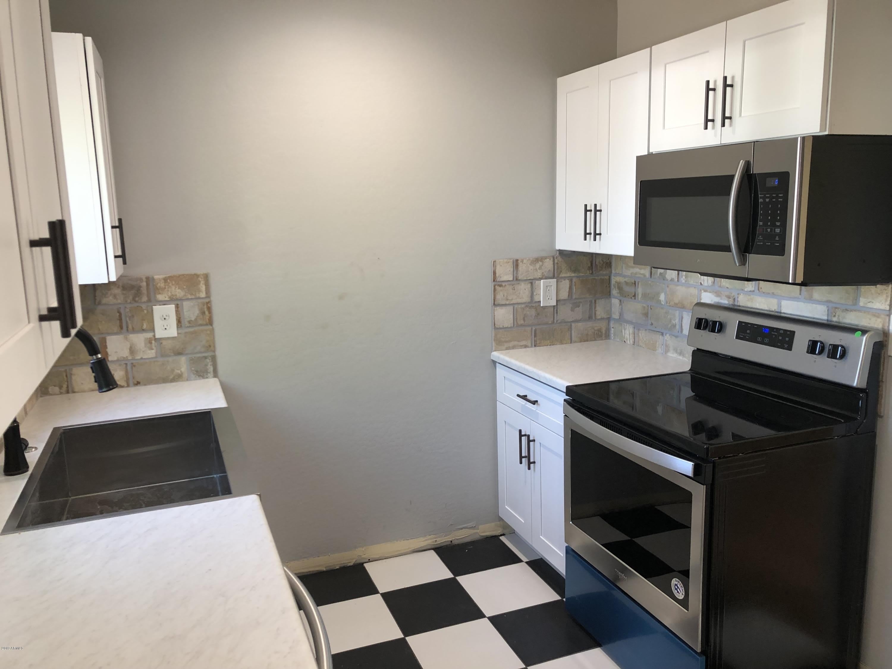 725 E Moreland Street – photo 3