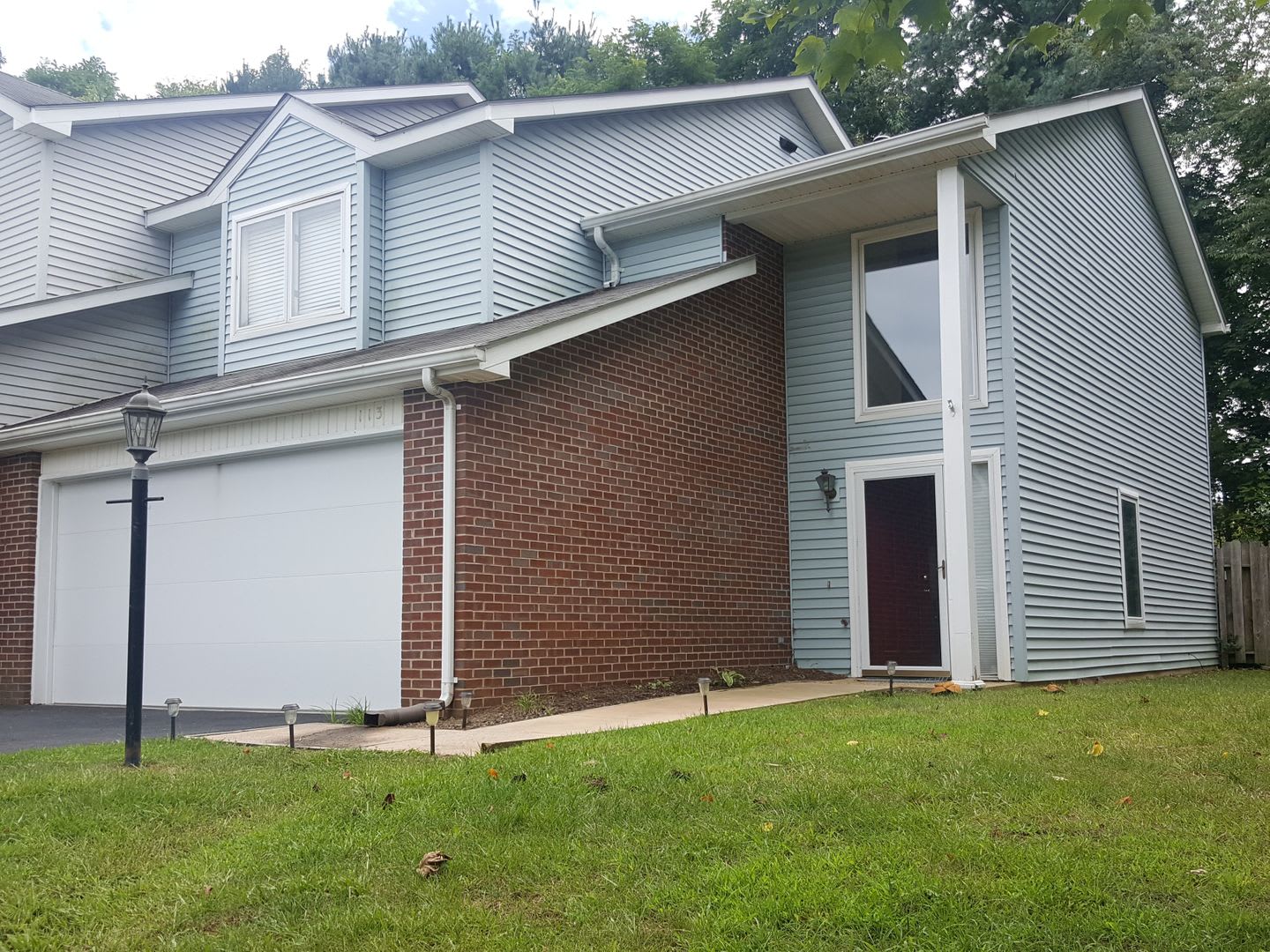 3 Bedroom 2.5 Bath 2 Car Garage Townhouse – photo 2
