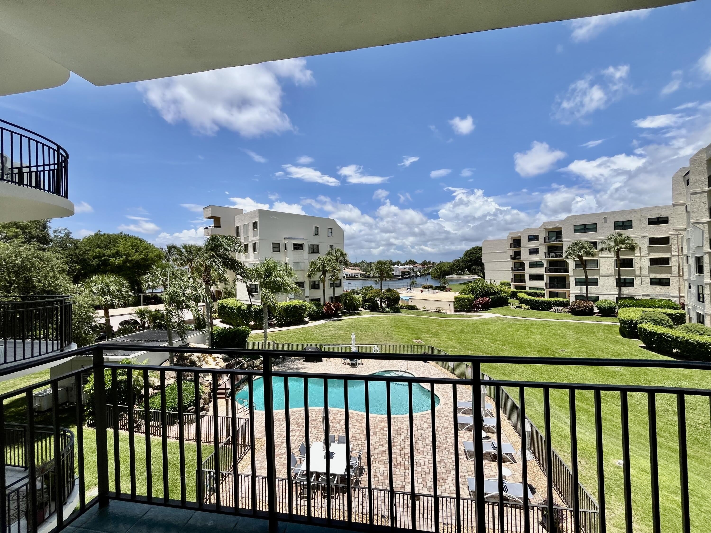 370 GOLFVIEW Road – photo 1