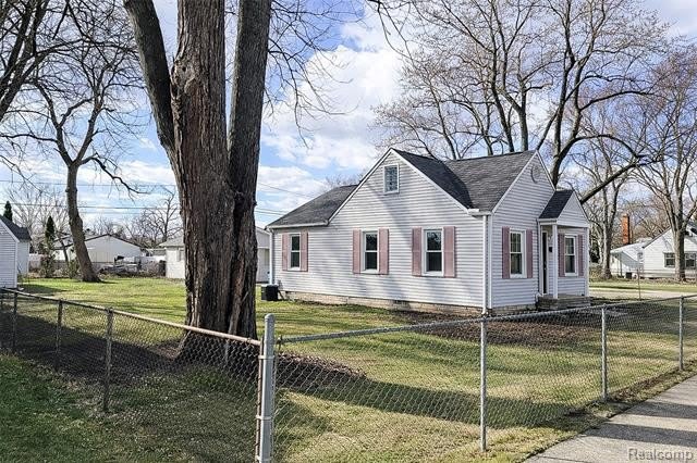 7451 Cavell Street – photo 2