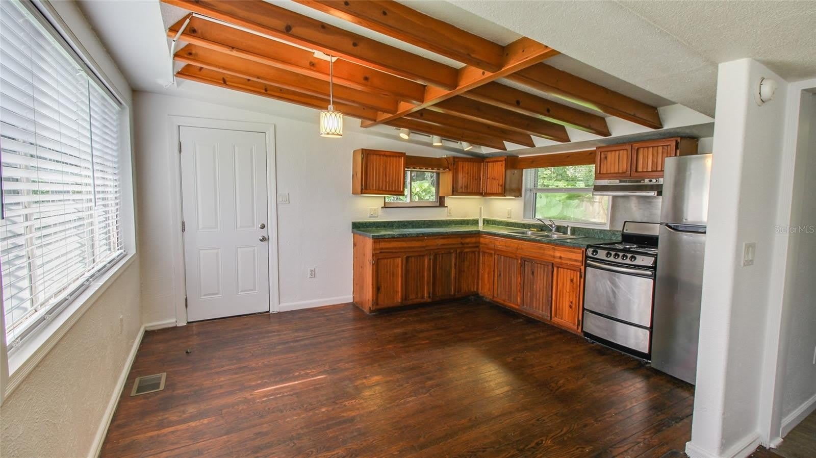 1709 CLOVERLAWN Avenue – photo 5