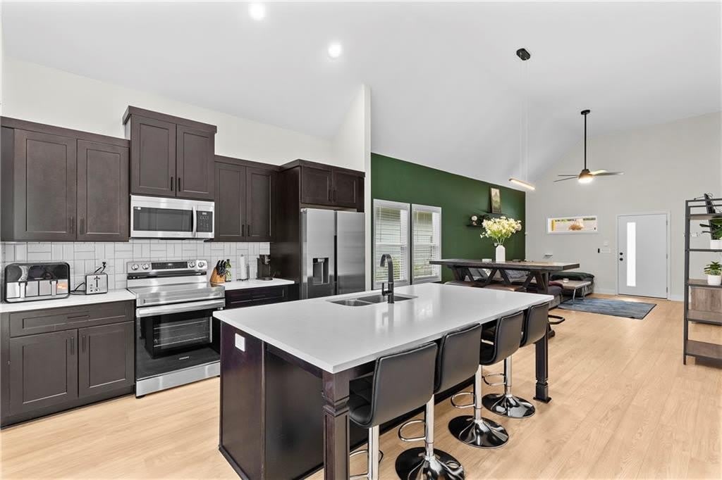 624 Robert Street NW – photo 2