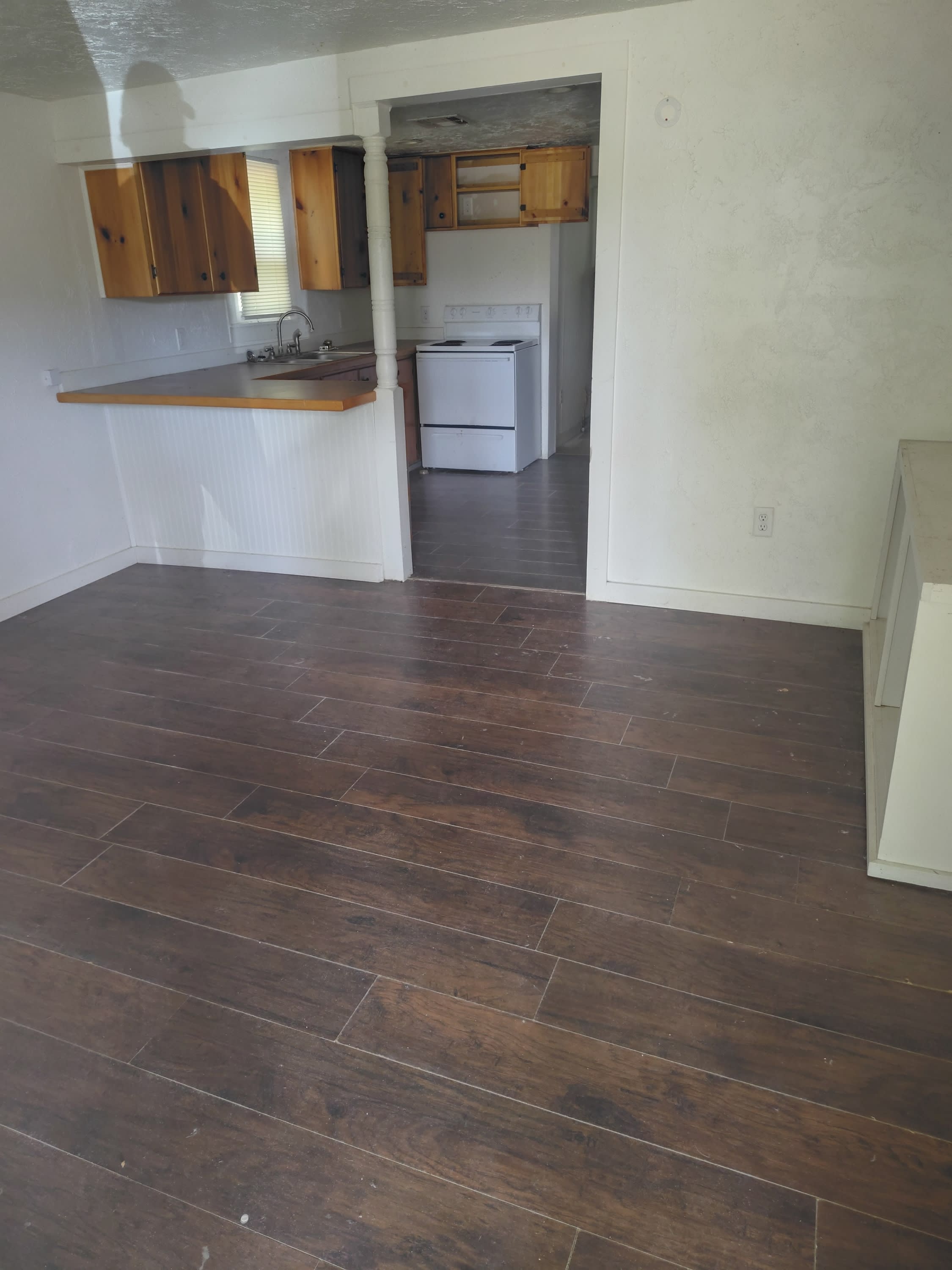 607 W. Apache St. – photo 1
