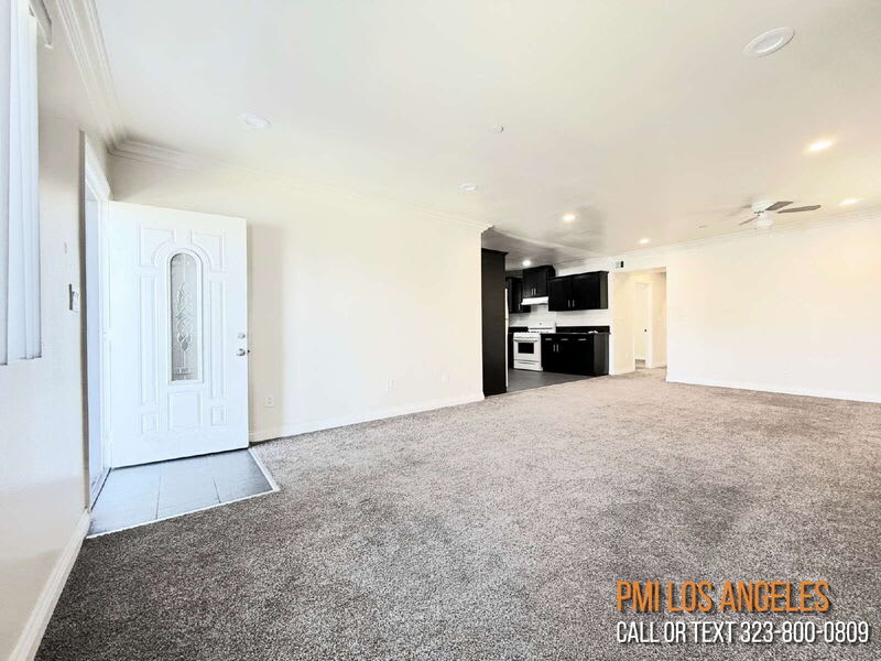 114 West 50th Street – photo 2