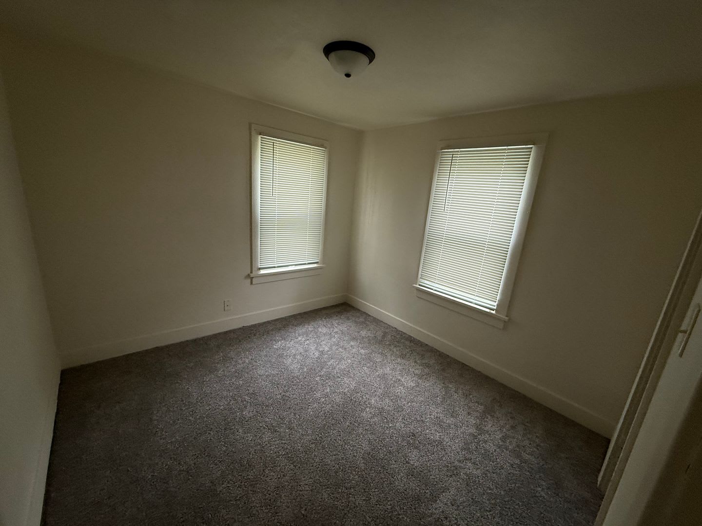 Cozy 4 Bedroom / 1 Bathroom For Rent – photo 5