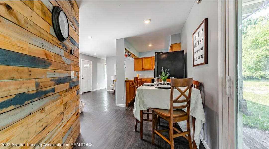 5420 South Waverly Road – photo 4