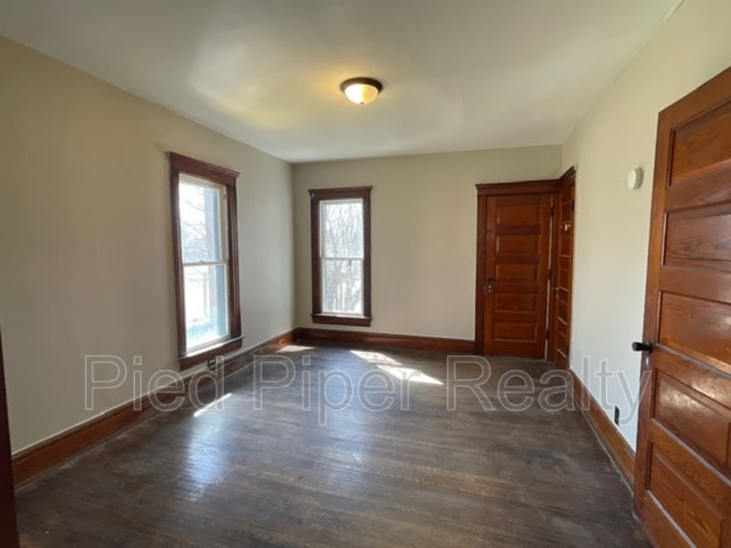 434 1/2 S State Ave – photo 4