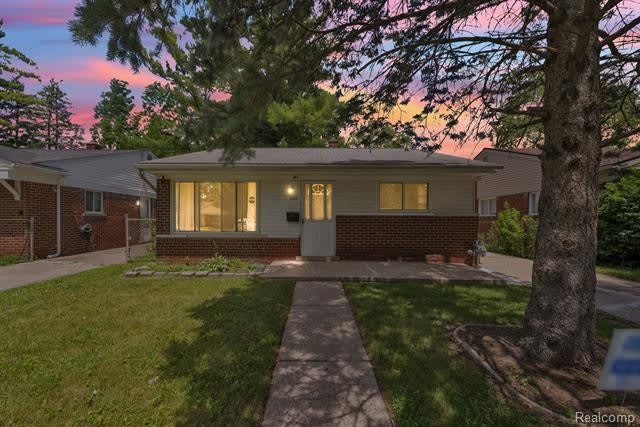 25636 Norfolk Street – photo 2