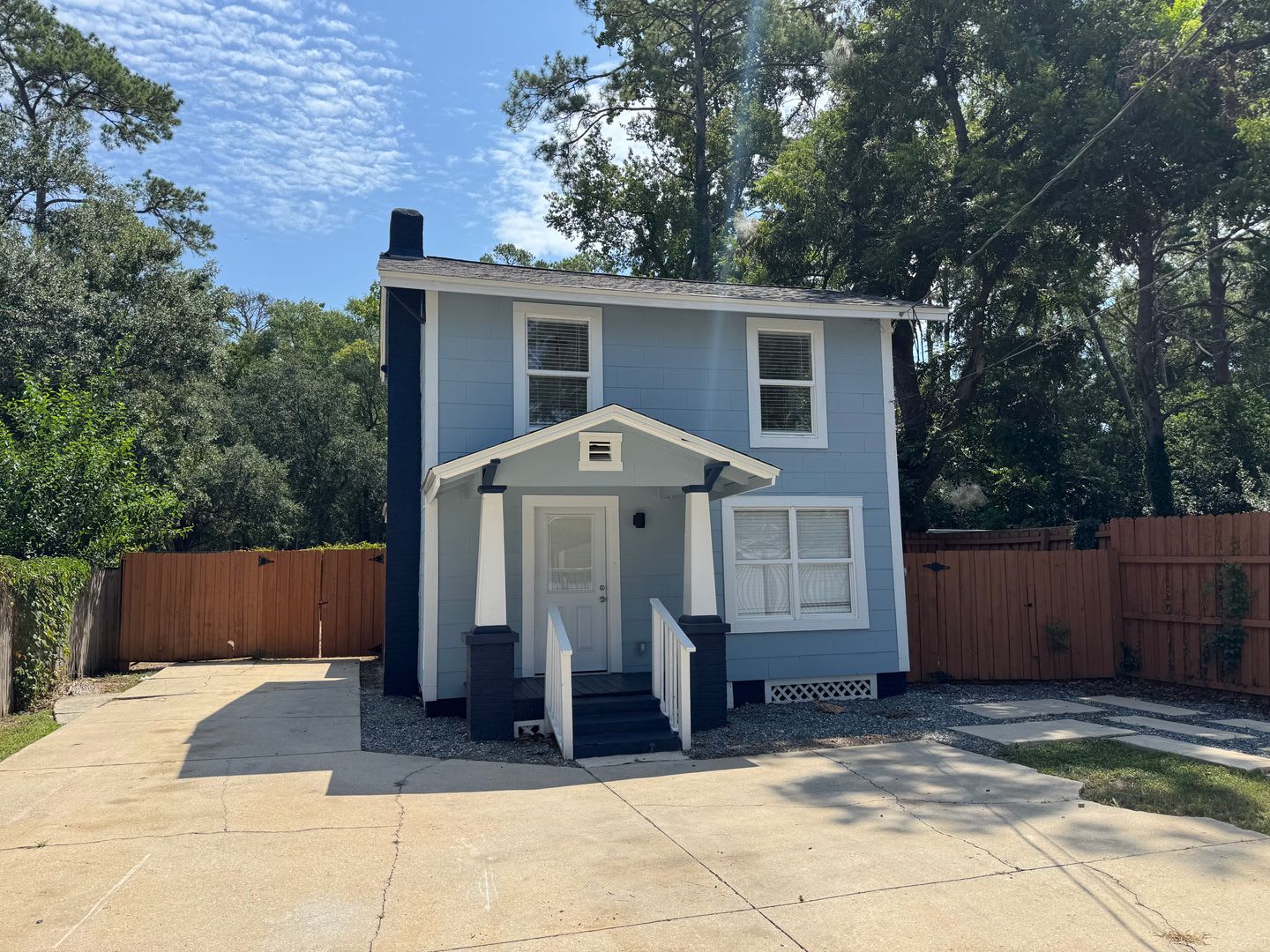 Beautiful One Bed, Two Bath With Old Tallahassee Charm – photo 1