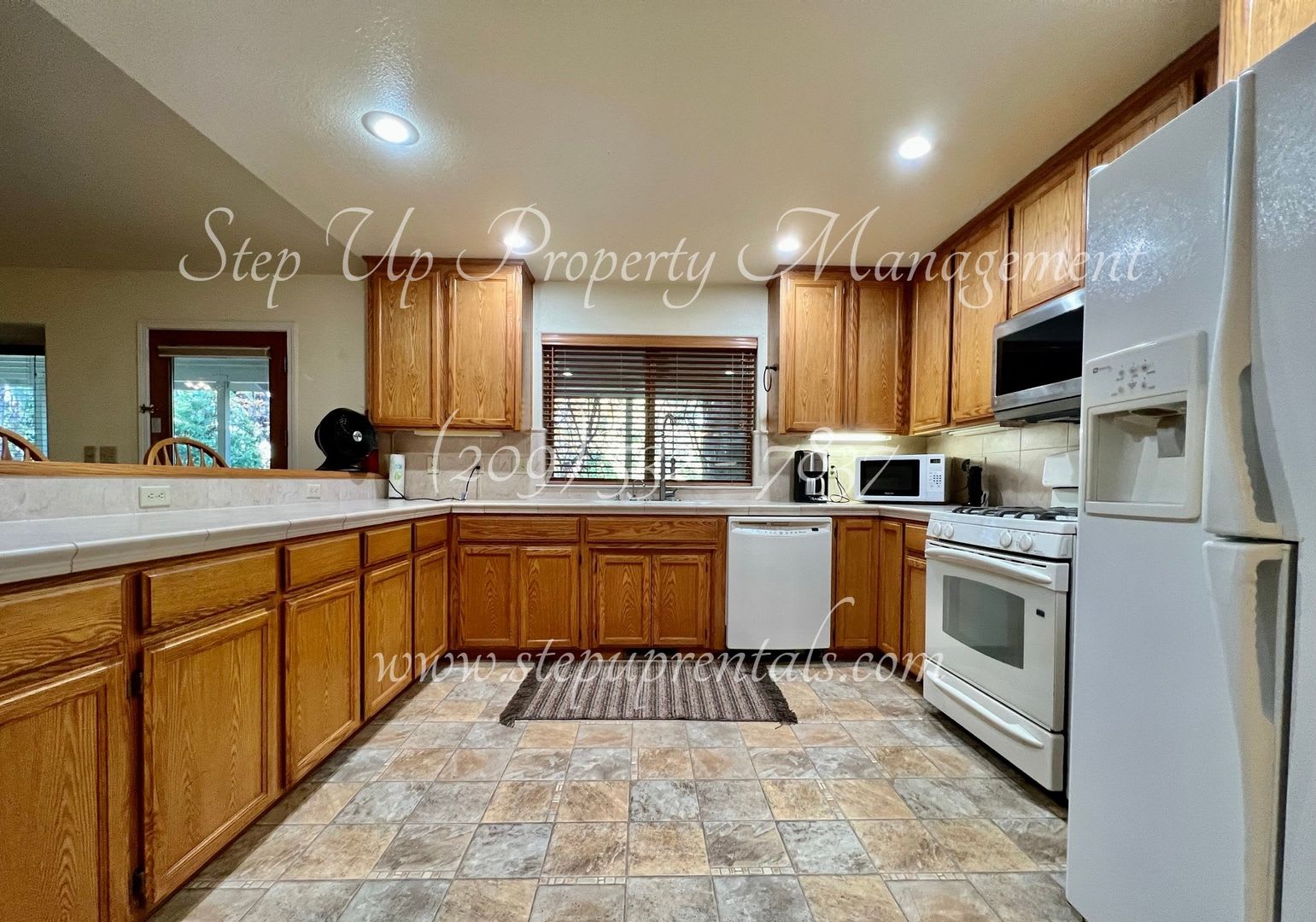 Spacious 4 Bed 2 Bath Home in Lovely Twain Harte Community! – photo 4