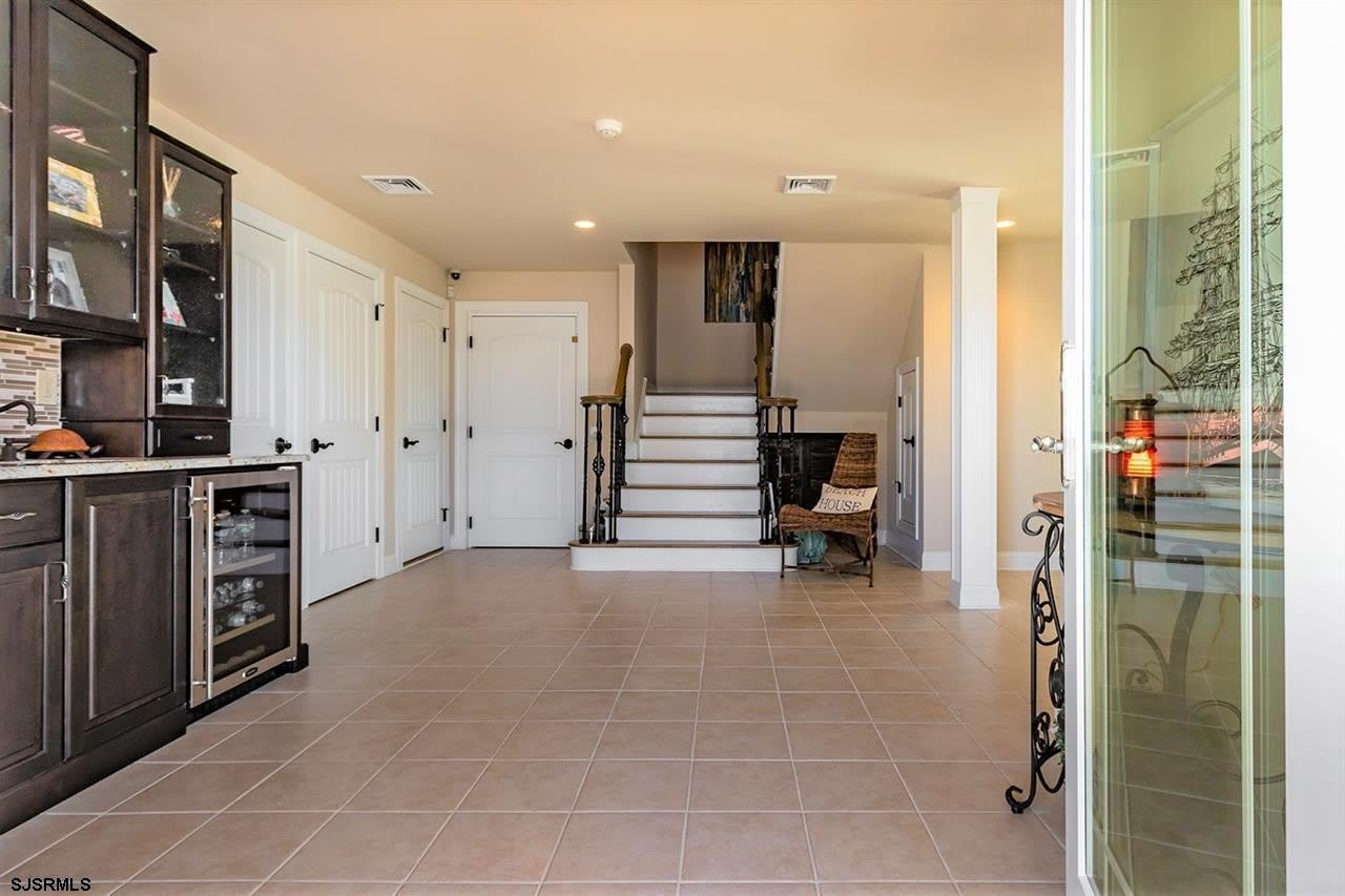 1001 E Beach Ave – photo 2
