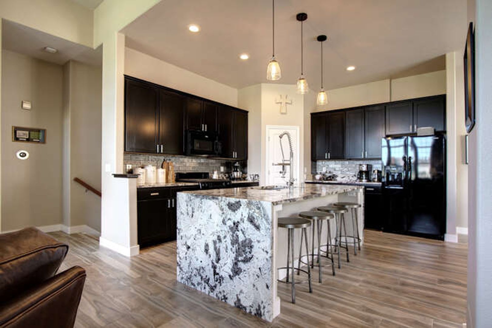 Spacious 3 BDR Townhome on Golf Course – photo 1