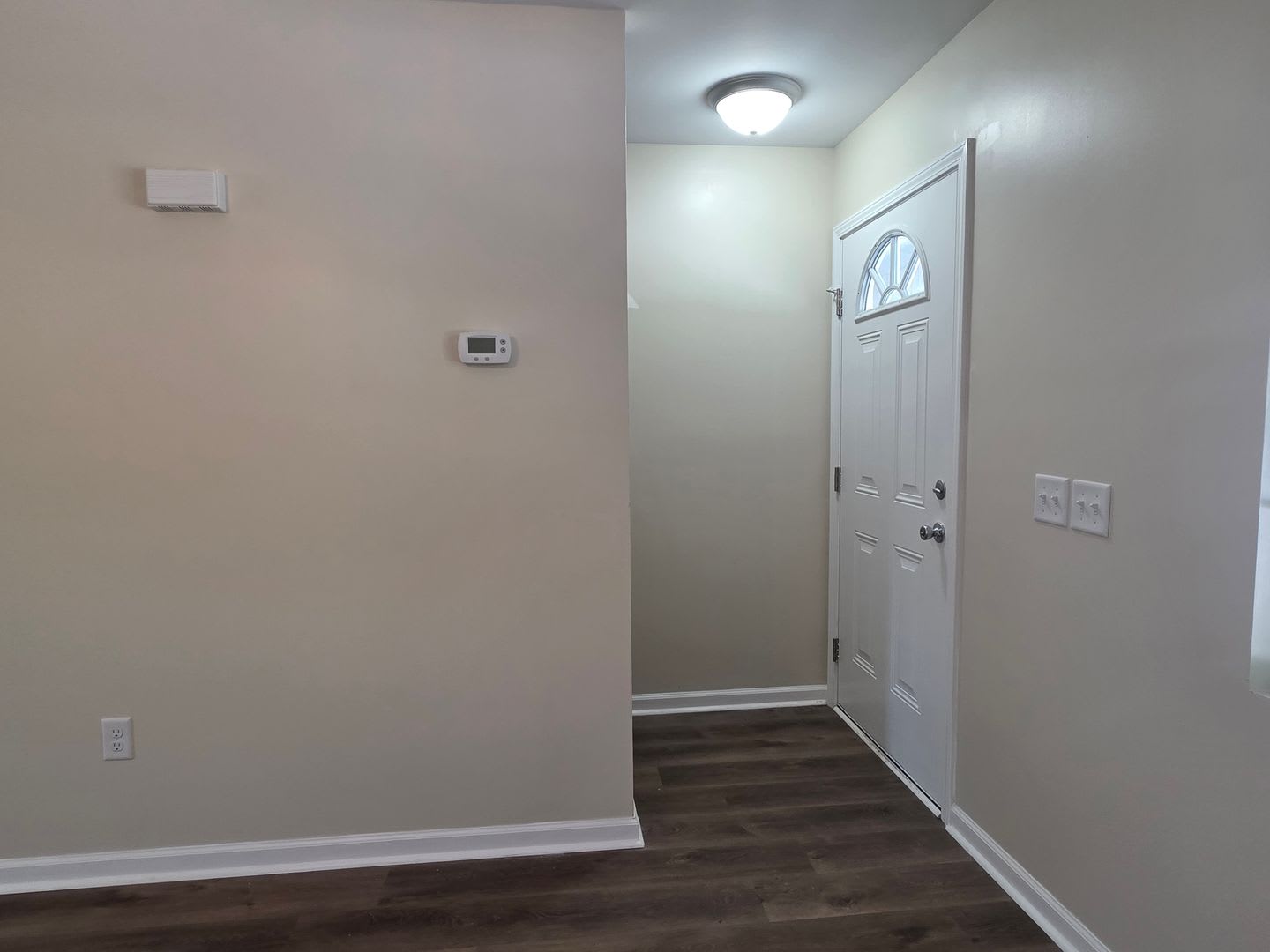 Newly Renovated Townhome in Towne Park Villas – photo 2