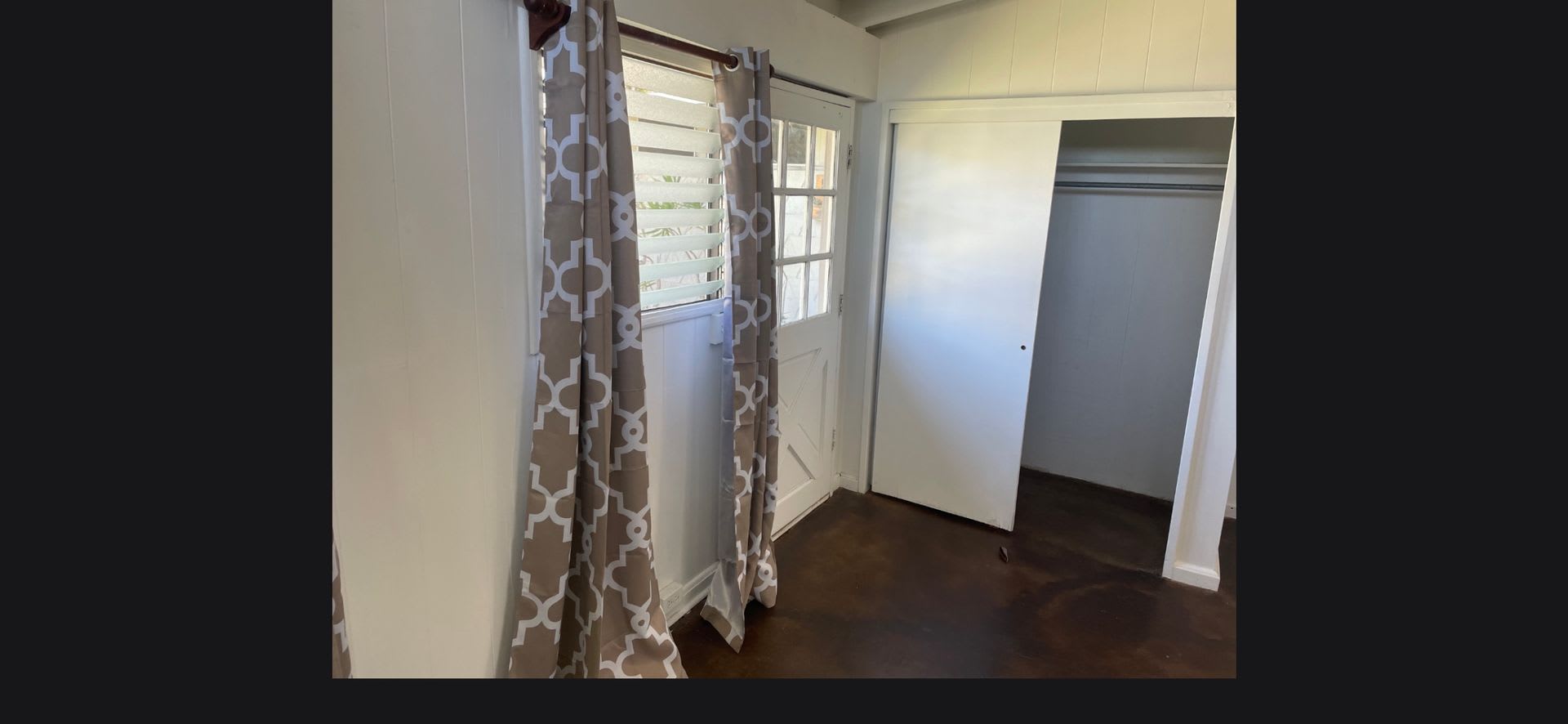 Quiet Studio, 1ba Water & Electric included $1700 – photo 4