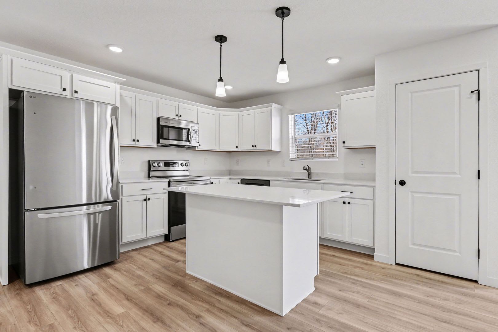 New Construction Workforce Housing Move In Special Get October Free Move In By September 30Th To Receive Free Rent For October Take Advantage Of This Limited Time Offer – photo 2
