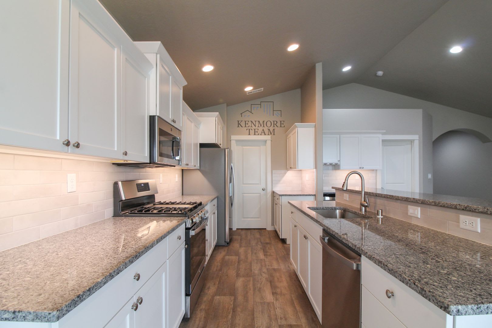 3 Bedroom, 2 Bath Home in Richland – photo 3