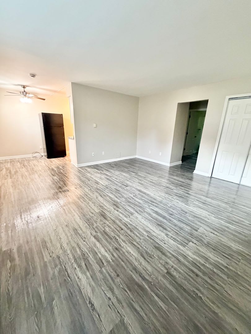 220 Oak Street – photo 3