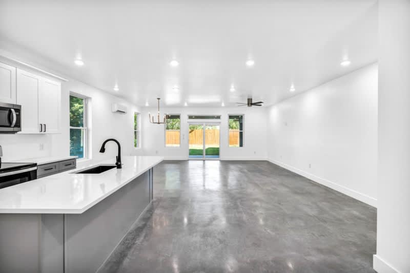 1008 East Marble Street – photo 4