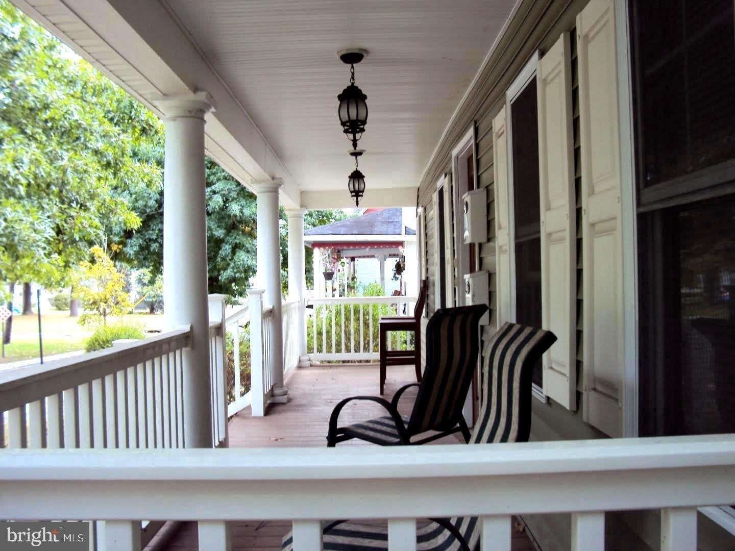 18 CHAPEL Avenue – photo 2