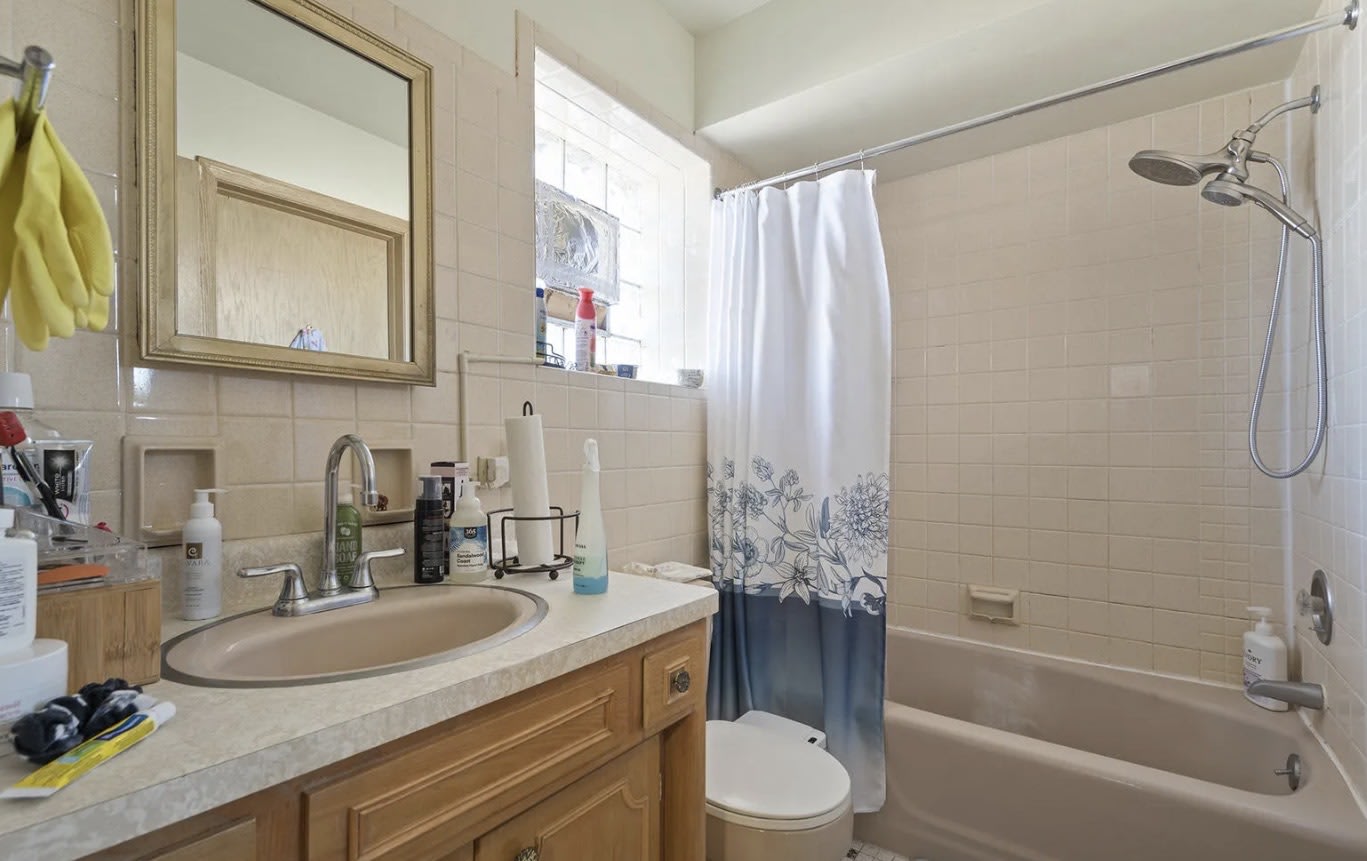 1121 N Northwest Hwy – photo 2