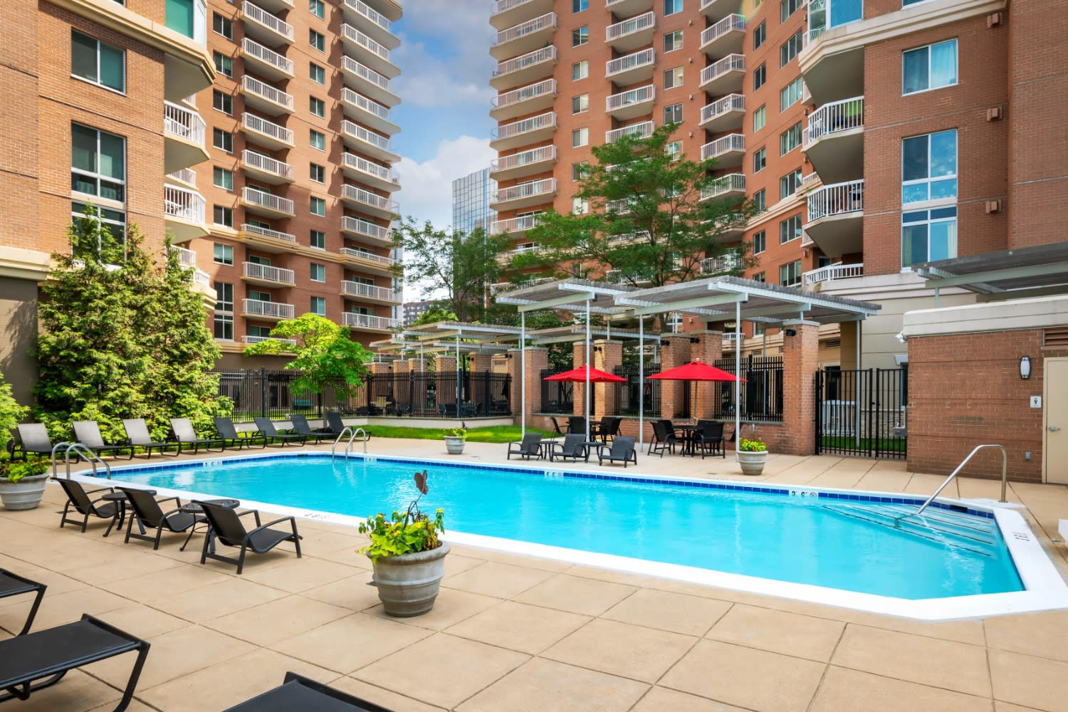 The Alexander Apartments – photo 2
