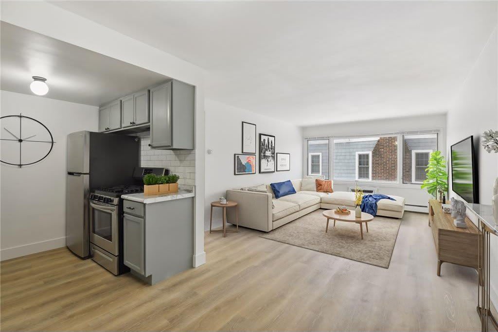 99 E 54th Street – photo 1