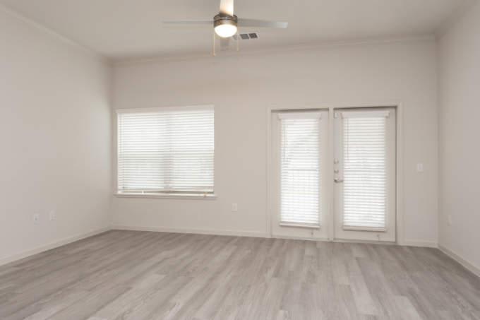 414 E Wonsley Dr, #110 – photo 4