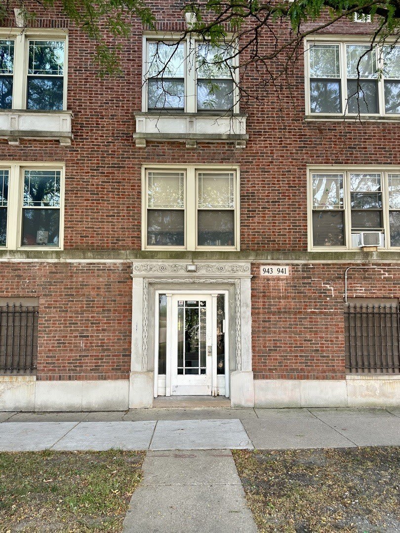 941 E Marquette Road – photo 2