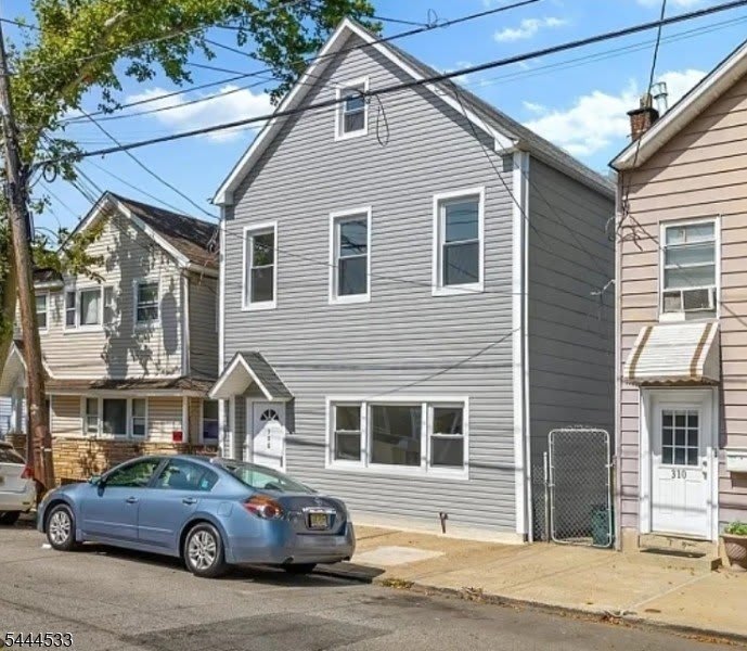 308 N 2Nd St – photo 1