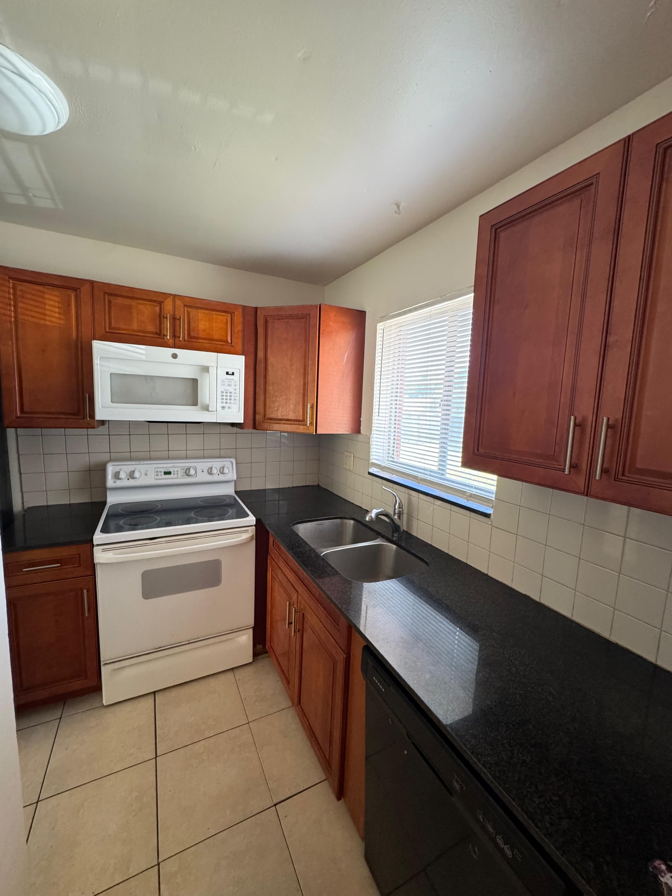 933 West Jasmine Drive – photo 5