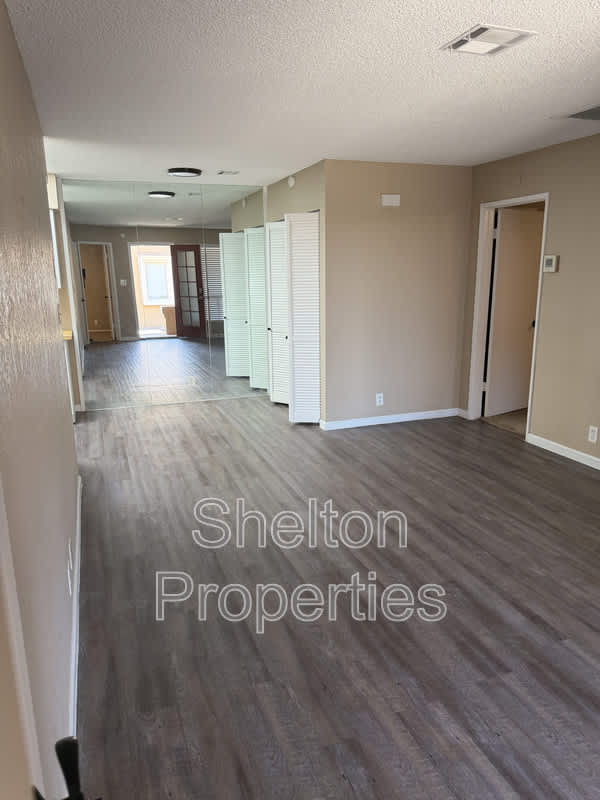 501 W Tonopah Dr Unit 7 – photo 4
