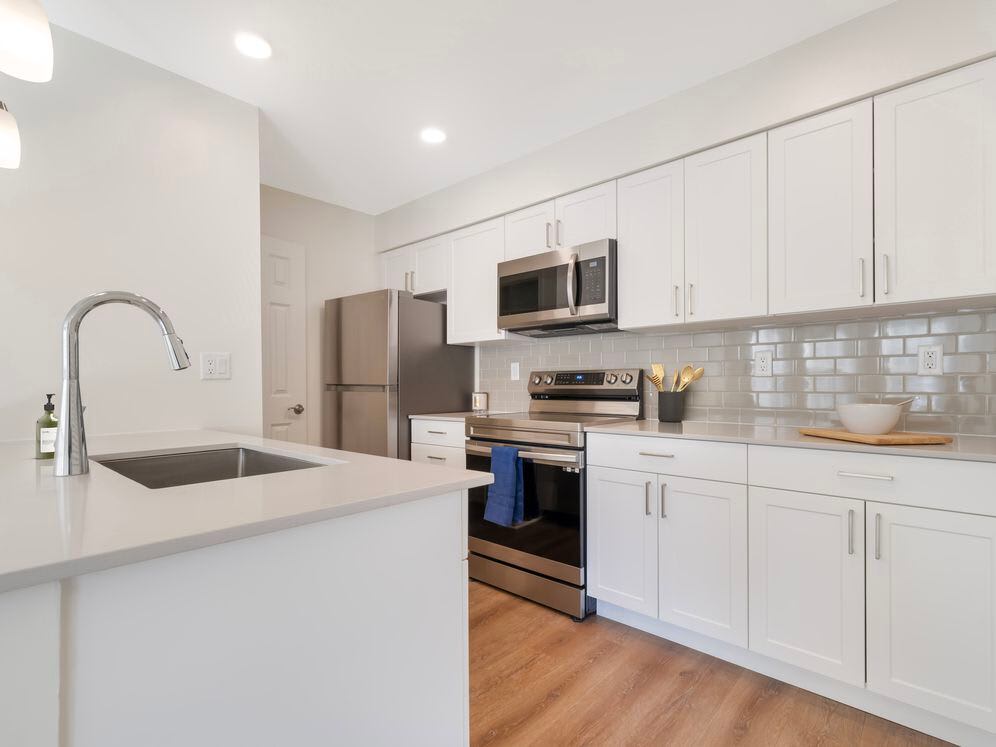 861 East State Street – photo 5