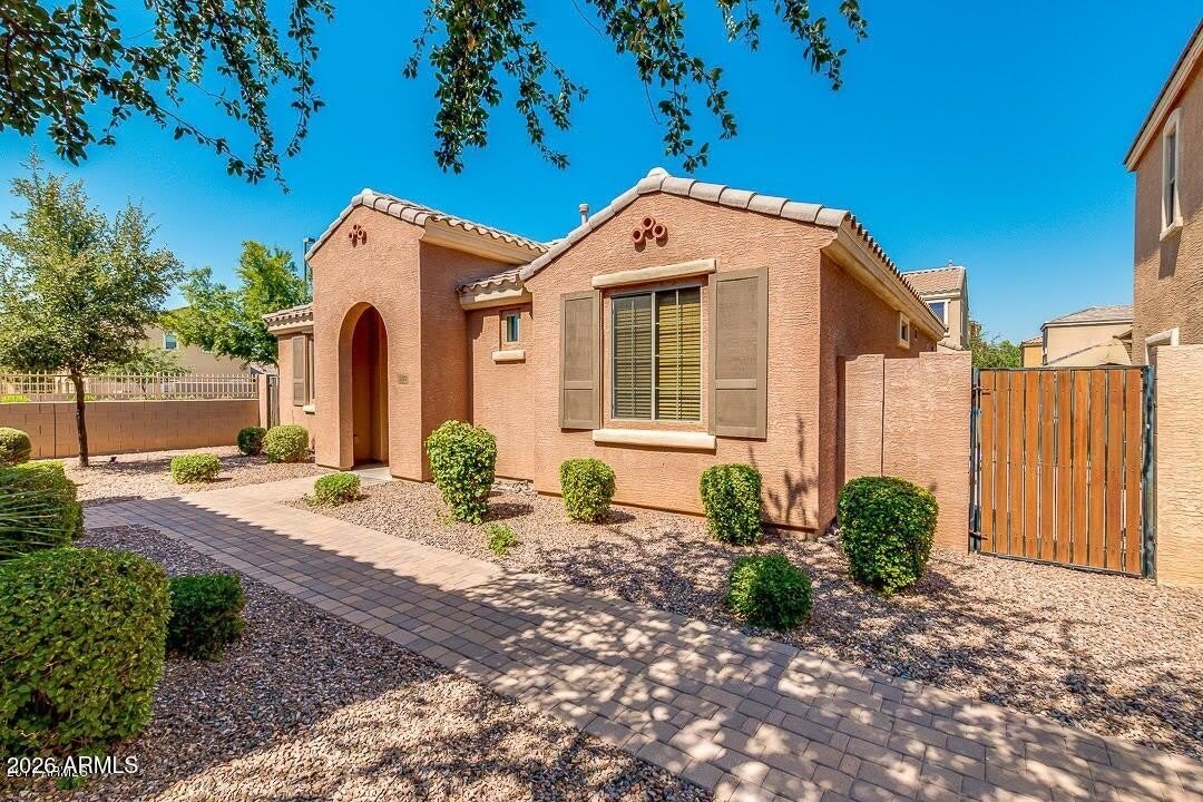3317 E LOMA VISTA Street – photo 2