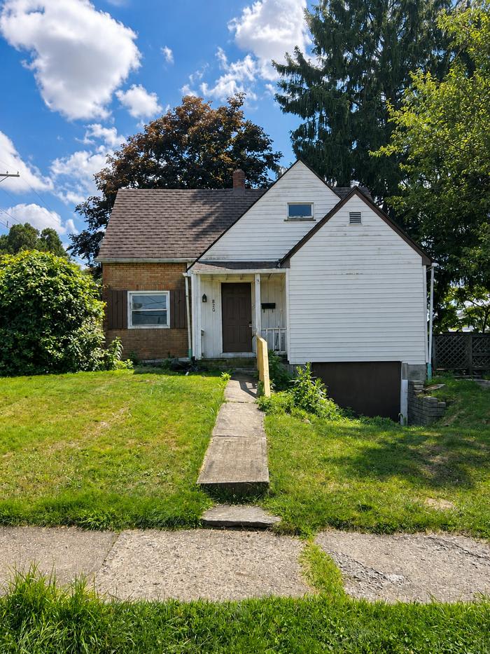 820 Center Avenue – photo 1