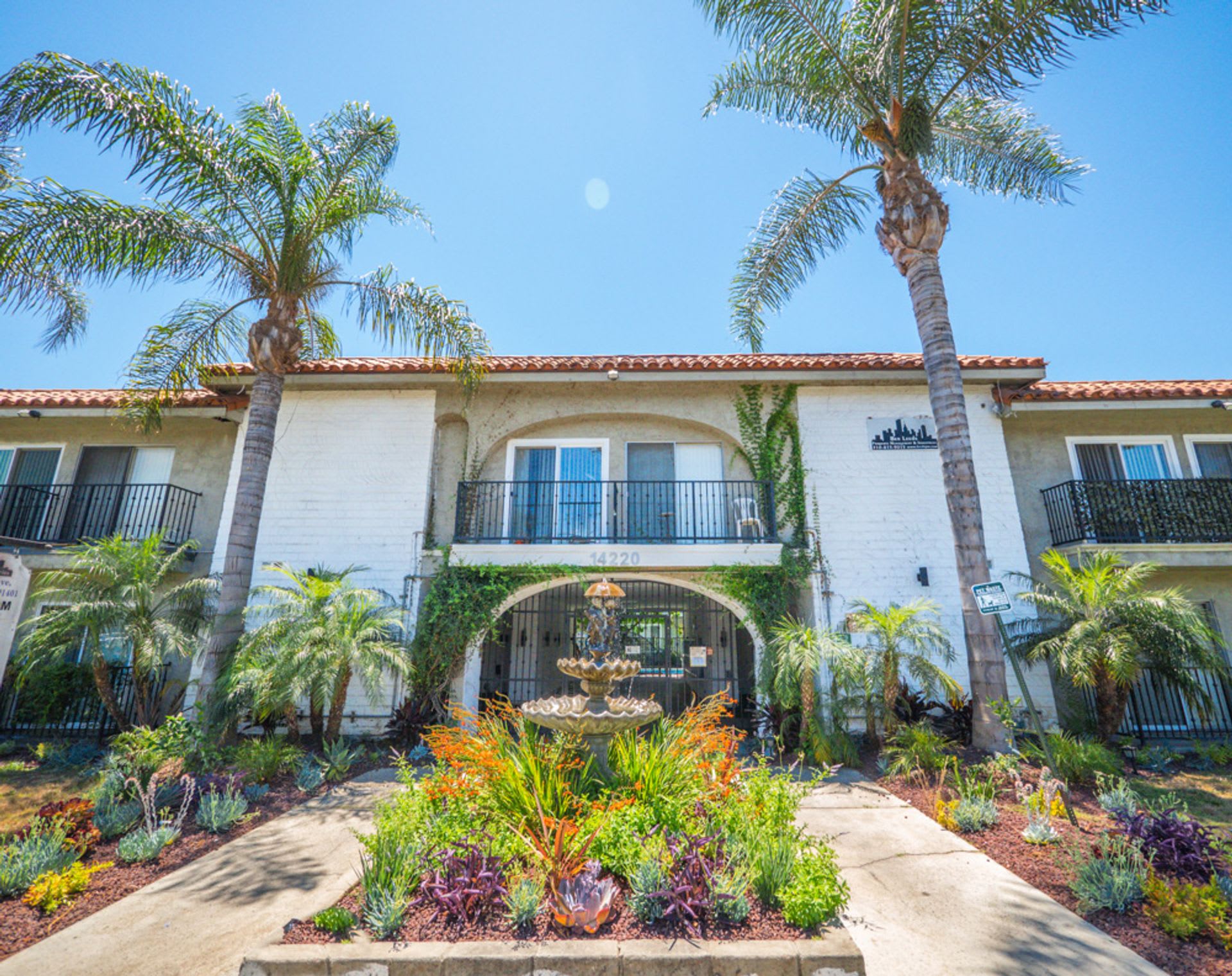 14220 Burbank Blvd – photo 1