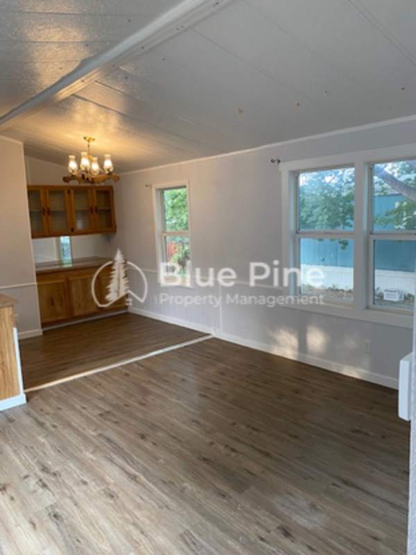 925 Wilson Avenue – photo 2