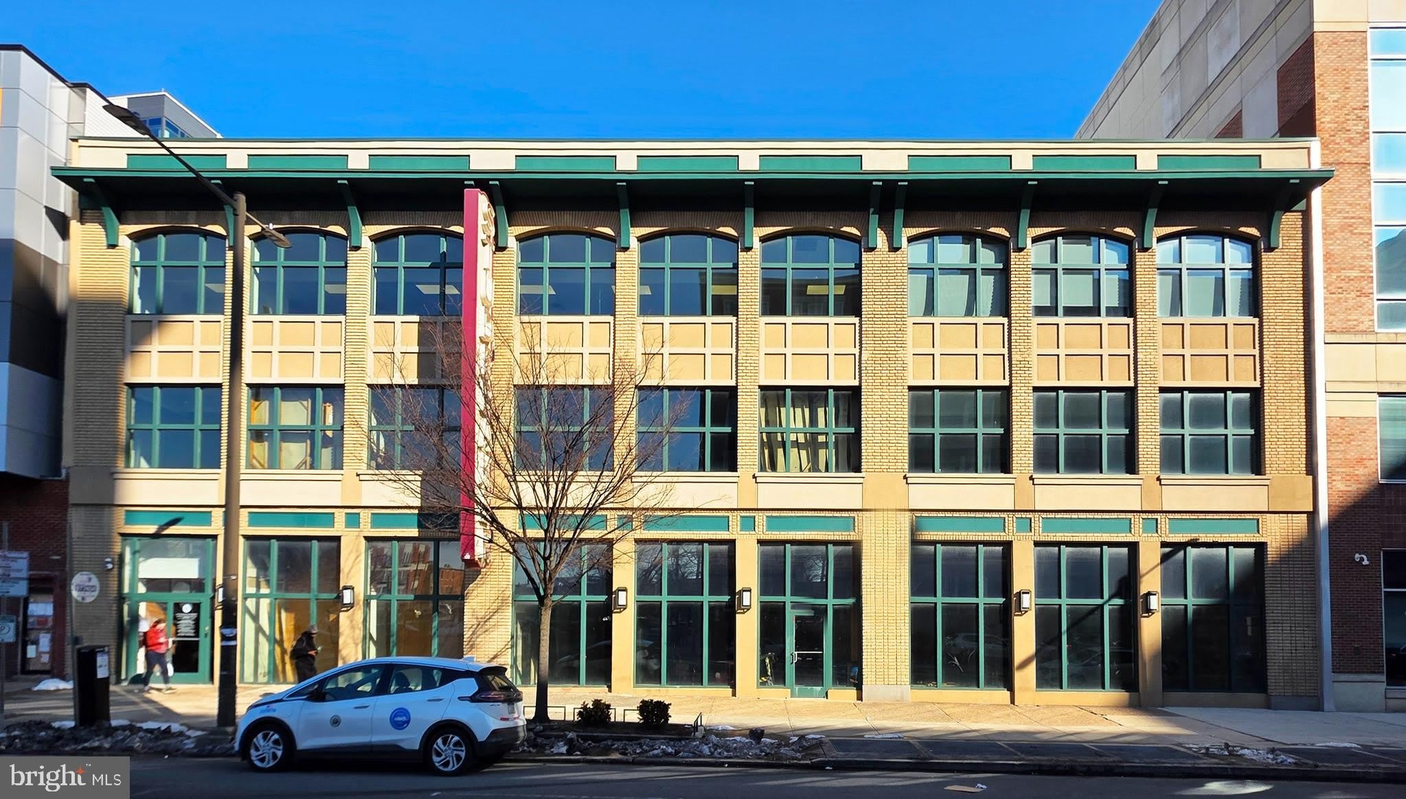 667 N BROAD Street – photo 1