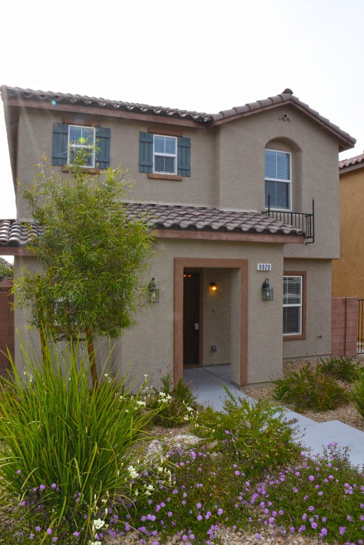 Impeccable Home in a Cul-de-Sac with Great Curb Appeal! – photo 2