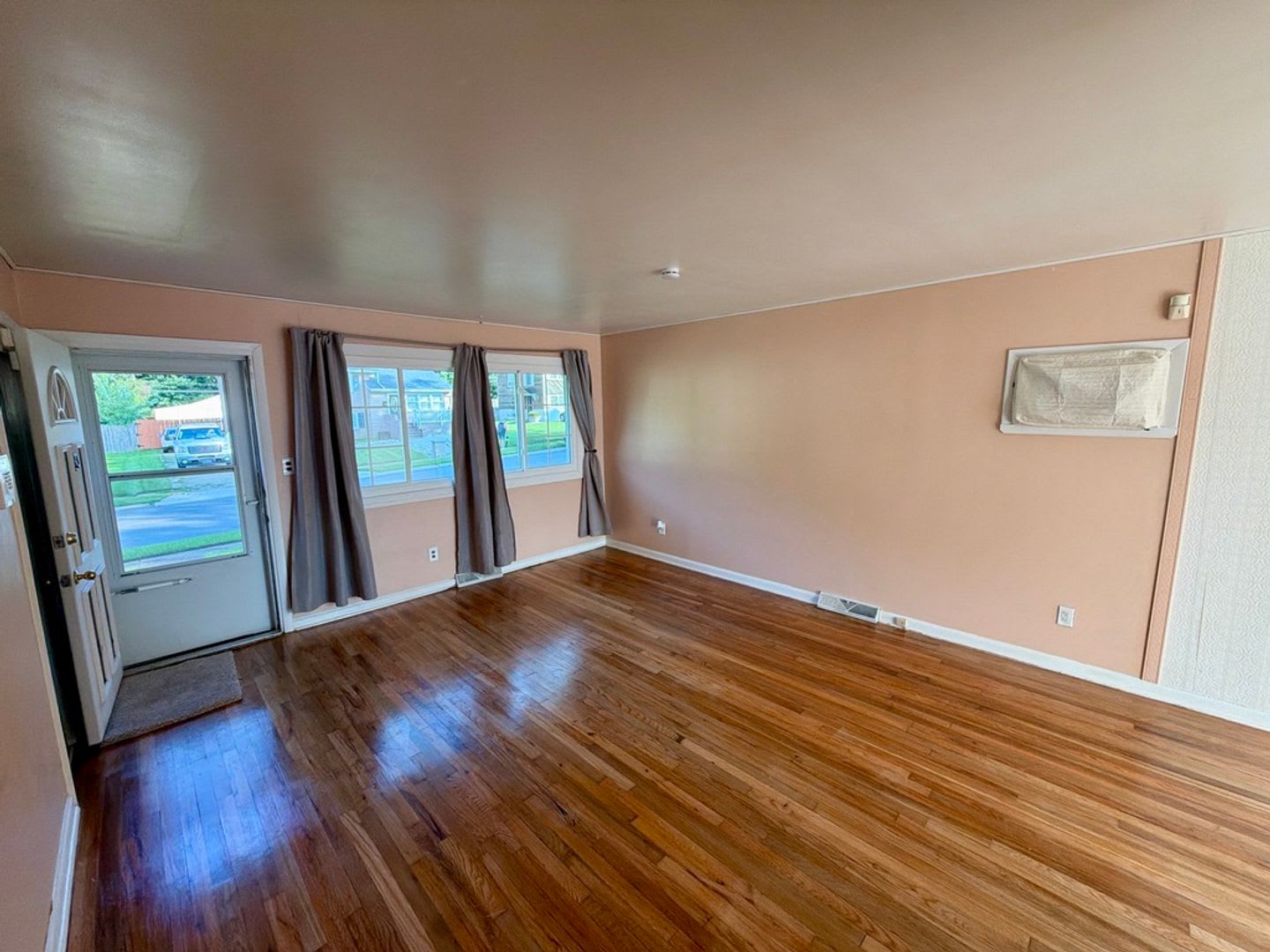 Welcome to 18 Aquilla Ave! – photo 4