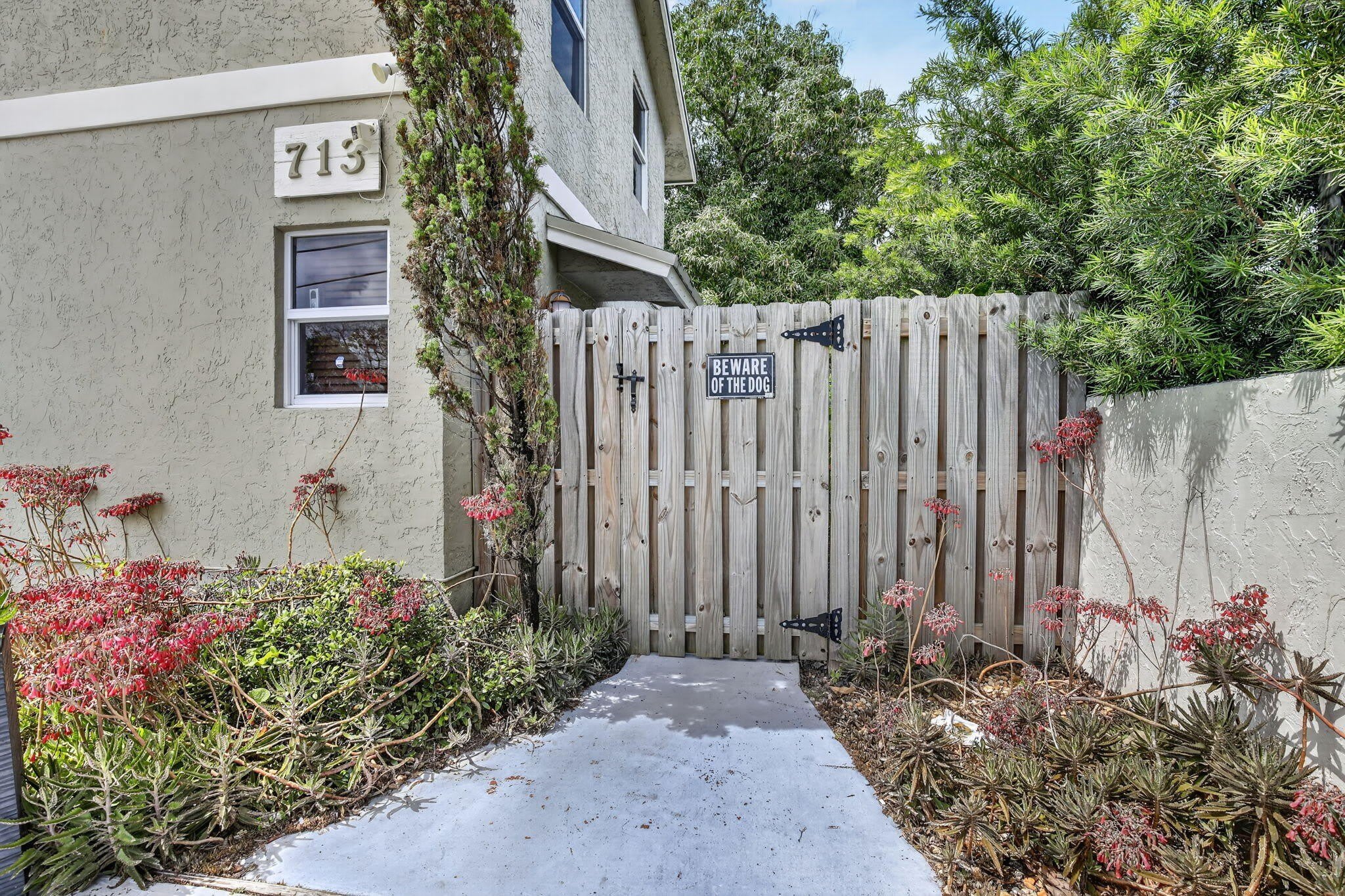 711 NE 14 Street – photo 3