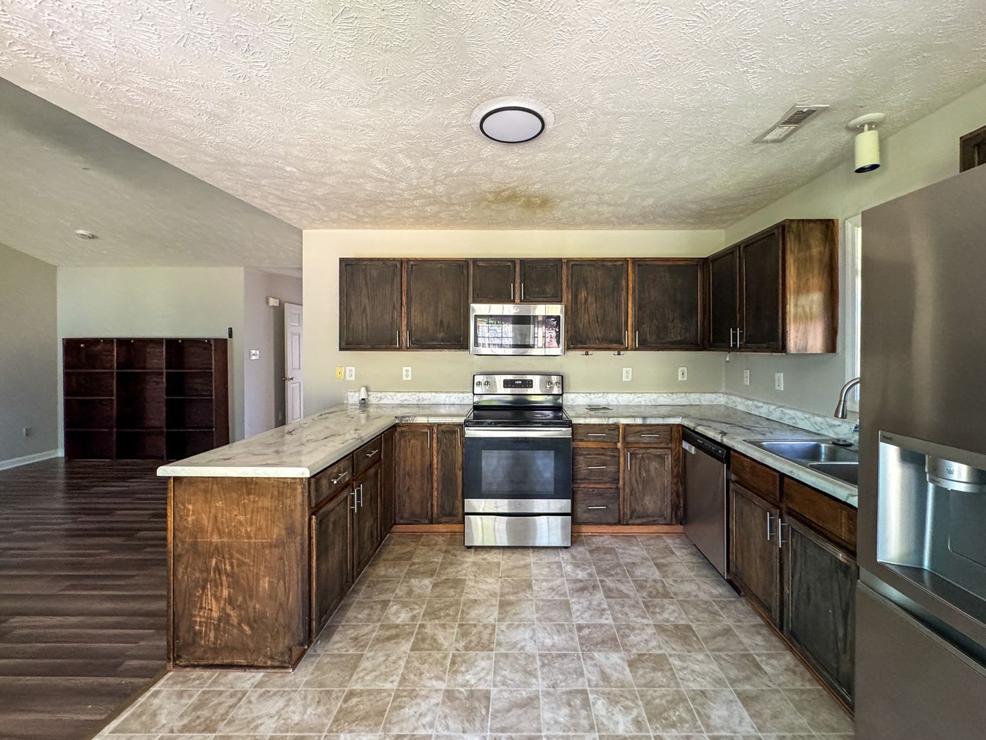 Charming 3 Bed 2 Bath Plus Bonus Room in Raeford – photo 4
