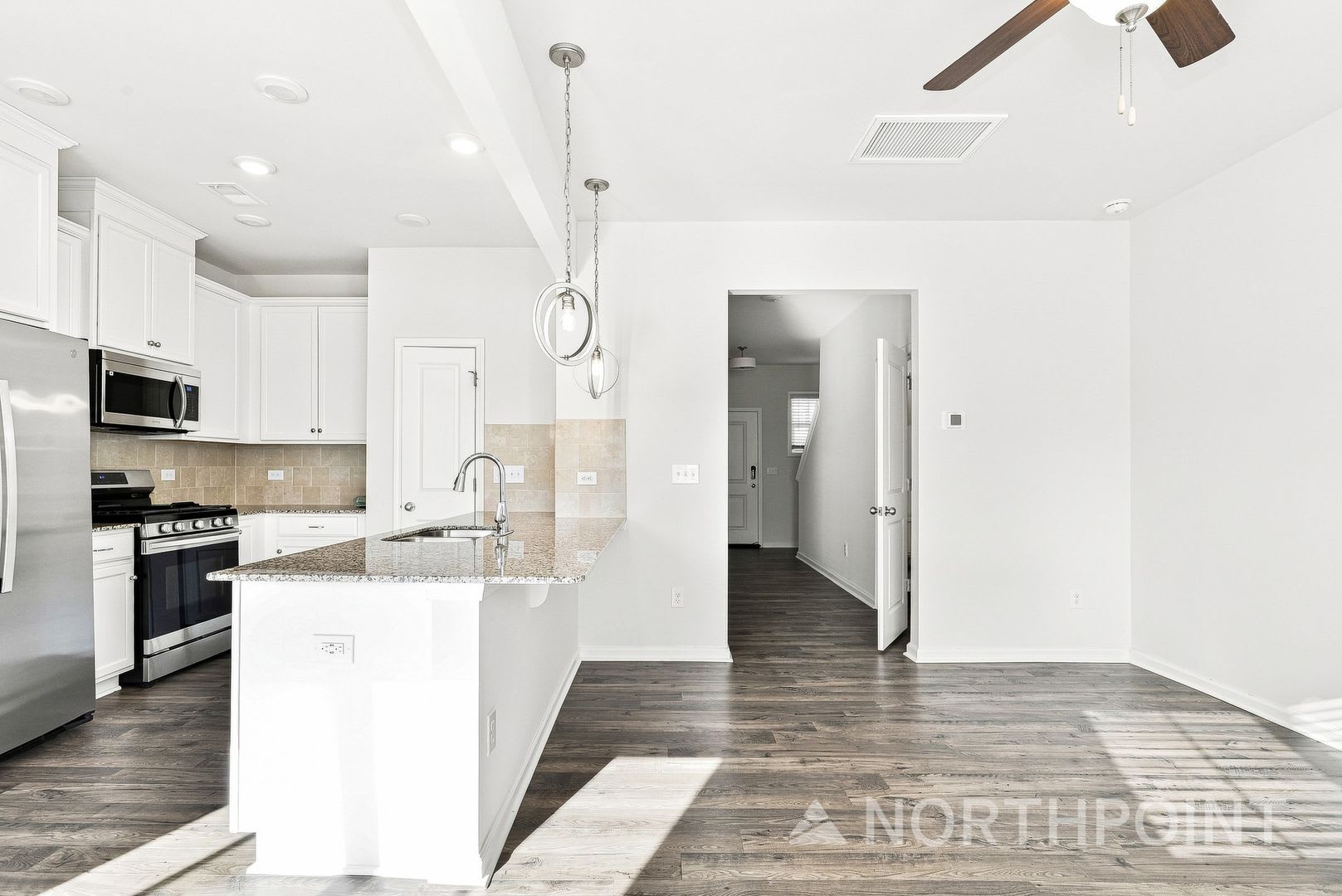3 BR/2.5BA – photo 3