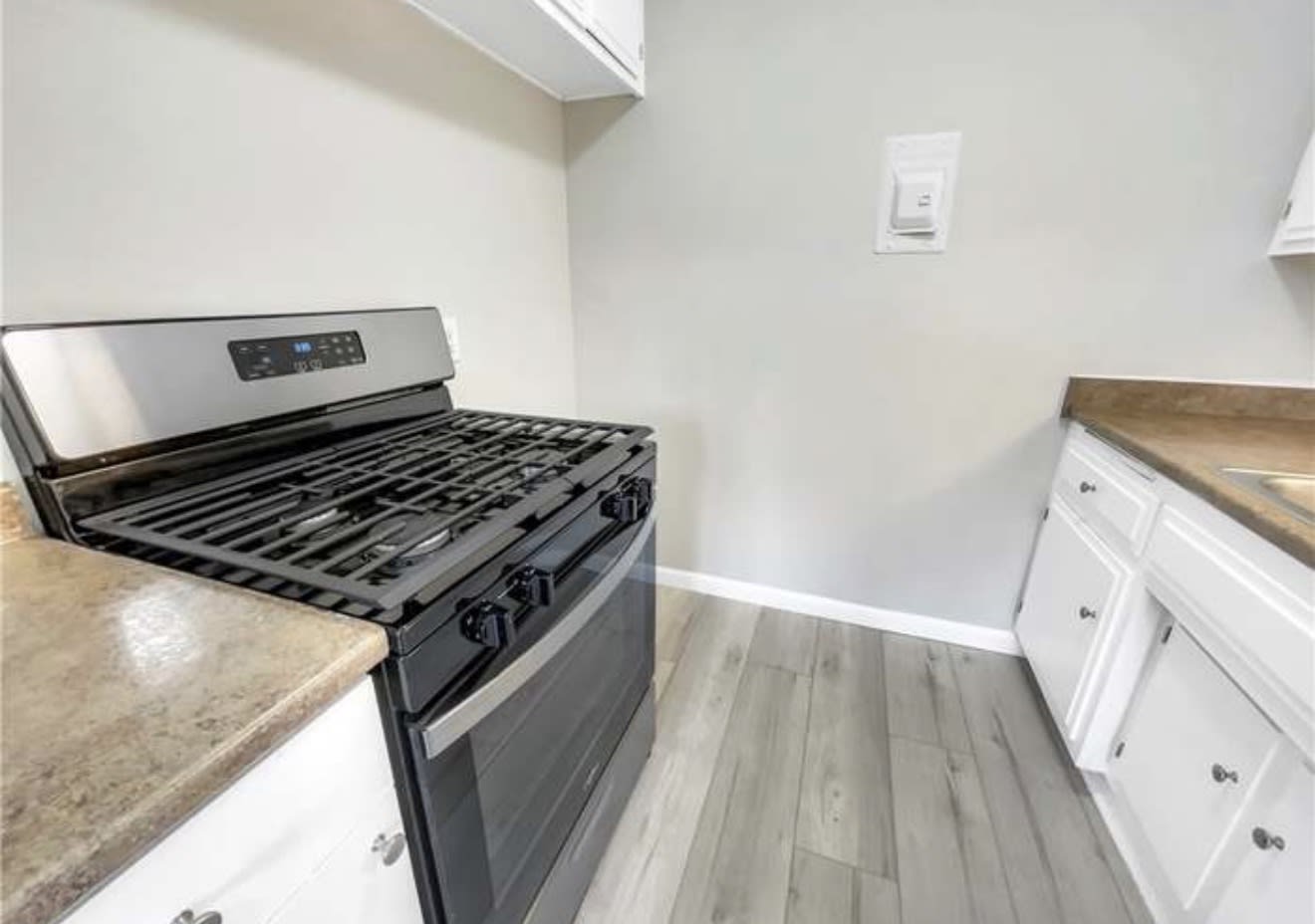 1920 N H St Apt 251 – photo 1