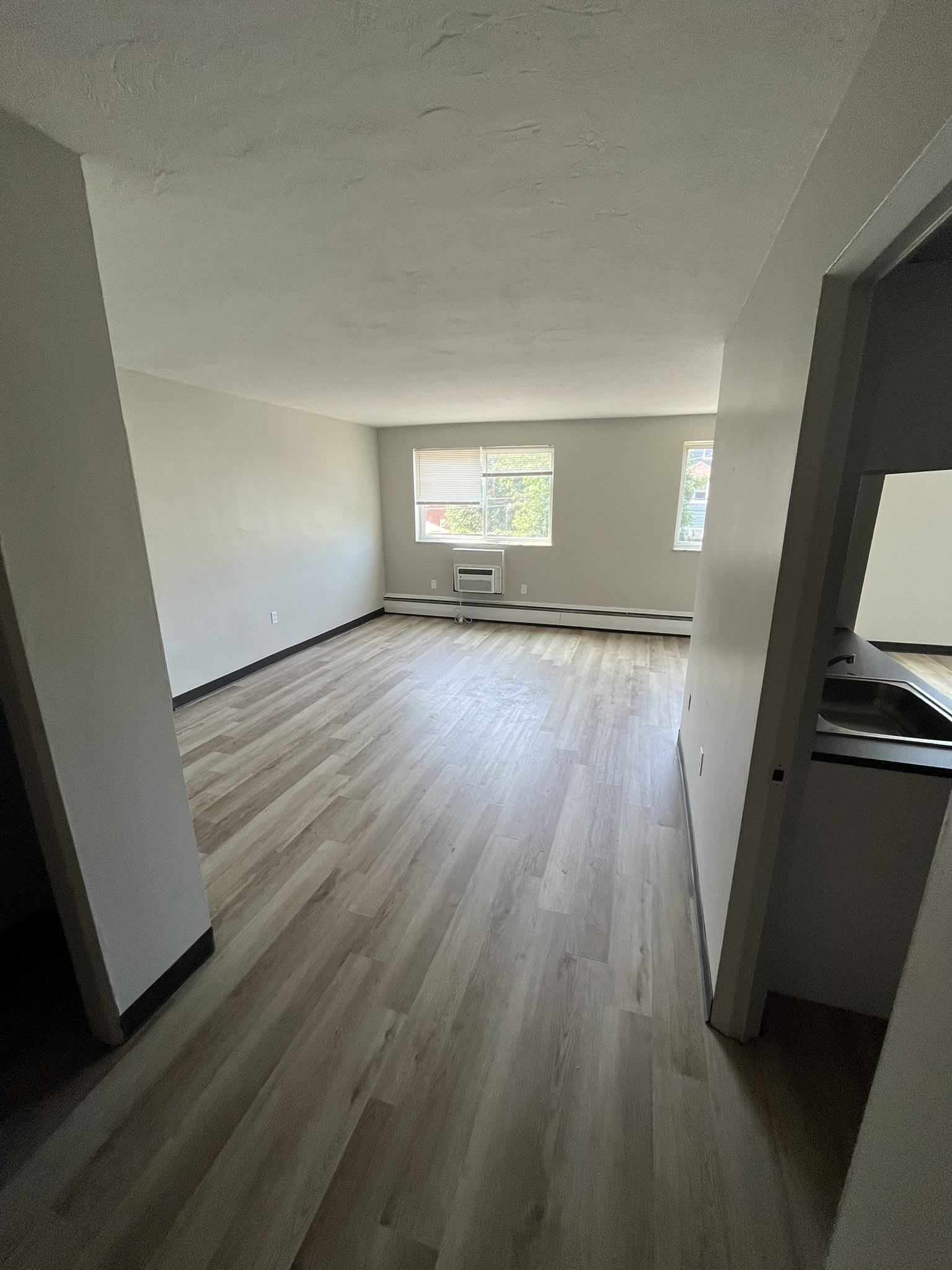 17731 Lakeshore Boulevard – photo 1