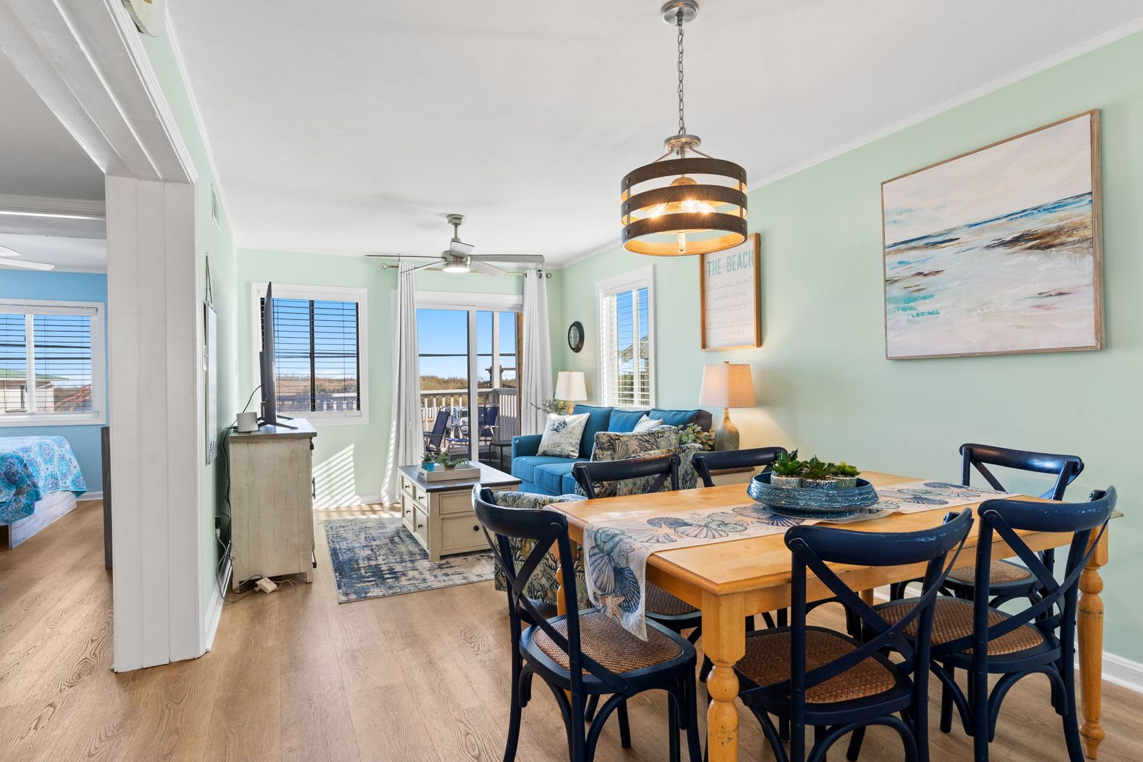 Fully Furnished Coastal Condo – photo 2