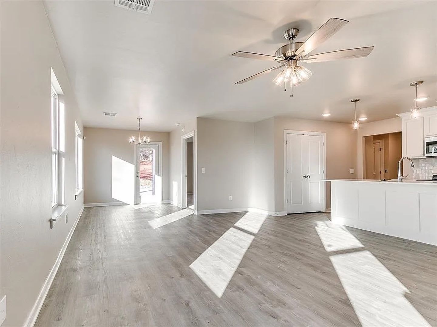 421 E 7th Street – photo 5