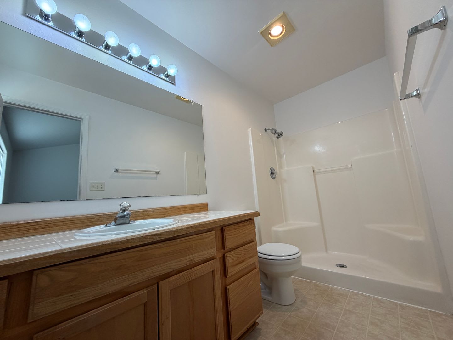 4 Bedroom 2 Bath Single Family House – photo 4