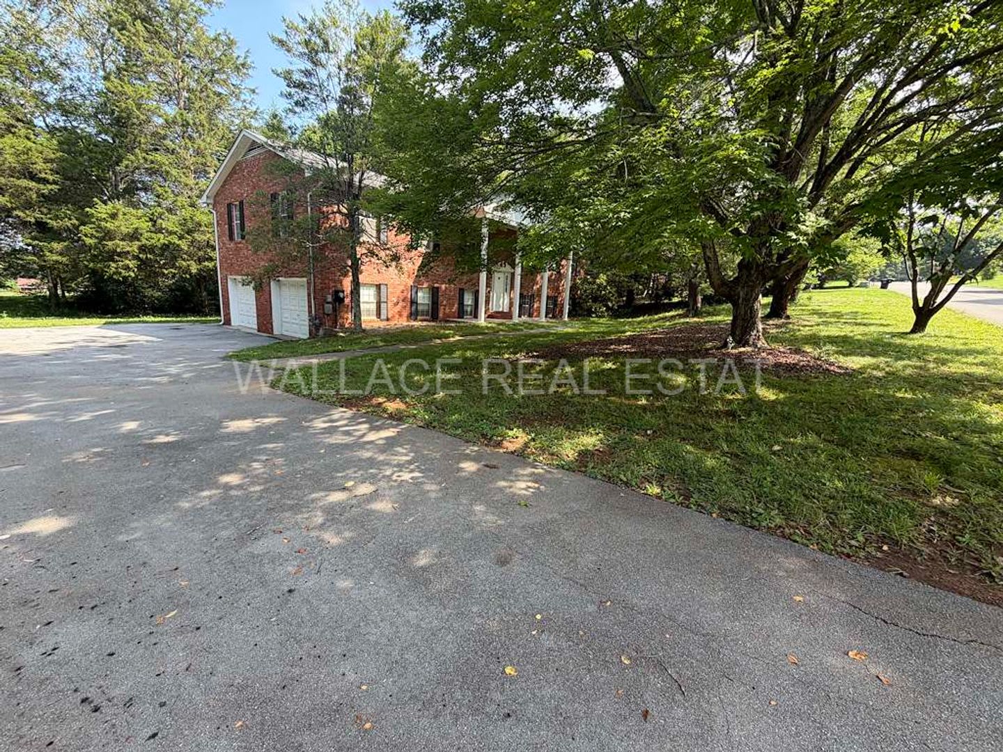 NEW RENTAL RATE...FARRAGUT LIVING OFFERING 4 BEDROOMS AND 3.5 BATHS WITH NICE SUN PORCH – photo 2